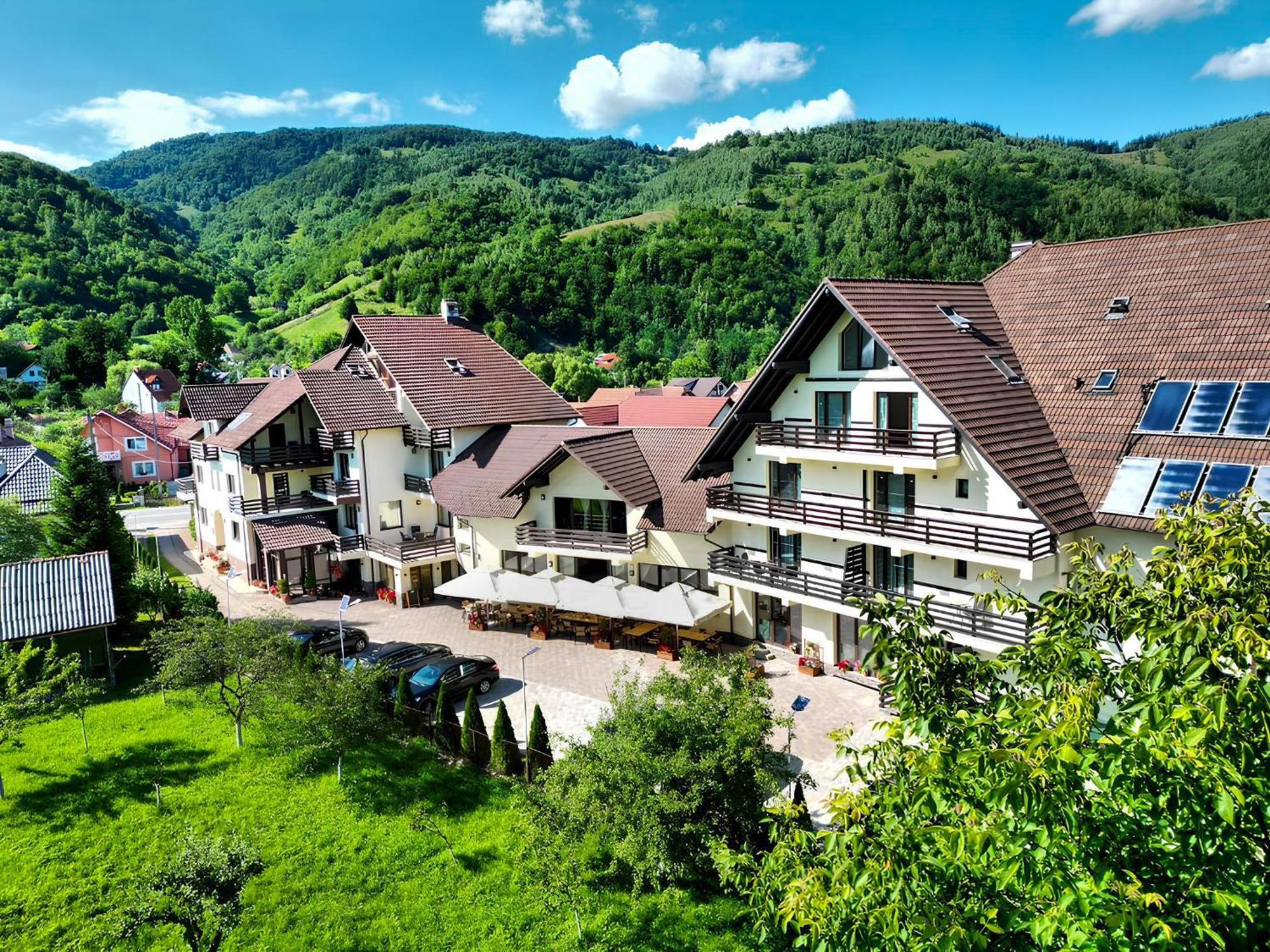 Pensiunea Andrei Moieciu Hotel Moieciu de Jos Exterior photo